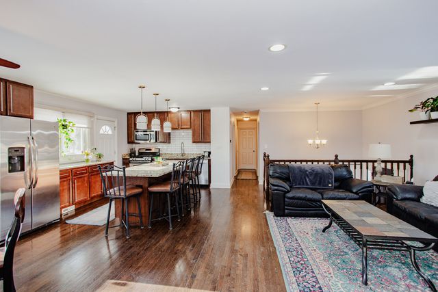 40 S Arlene Avenue, Palatine, IL 60074