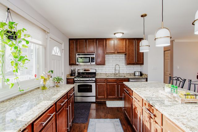 40 S Arlene Avenue, Palatine, IL 60074