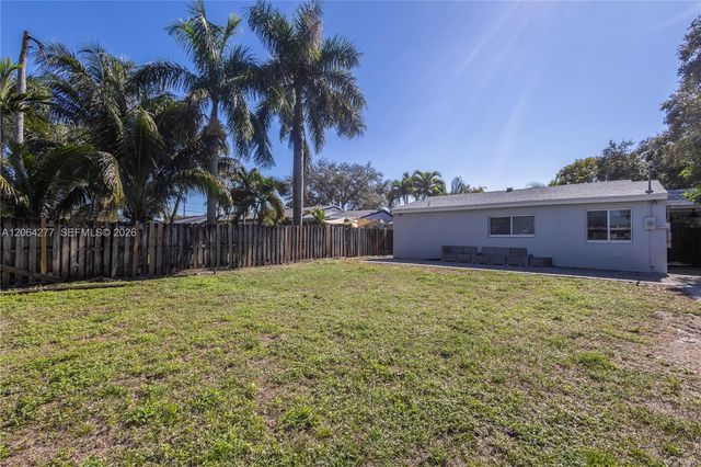 6881 Freedom Street, Hollywood, FL 33024