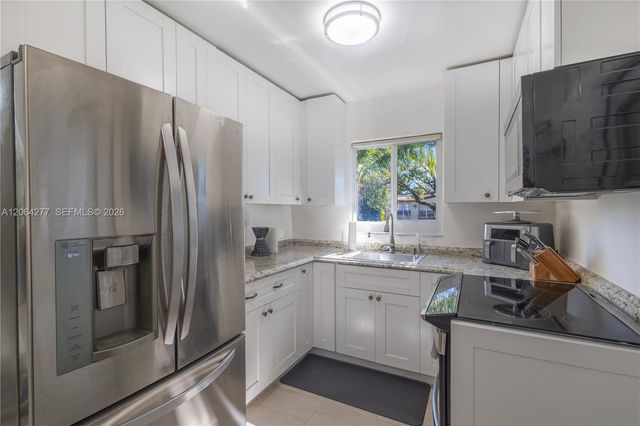 6881 Freedom Street, Hollywood, FL 33024