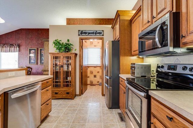 249 S Maple Dunes Ct, Wichita, KS 67235