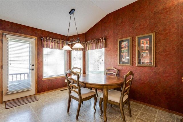 249 S Maple Dunes Ct, Wichita, KS 67235