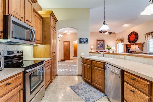 249 S Maple Dunes Ct, Wichita, KS 67235