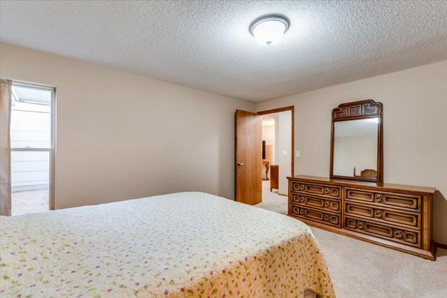 249 S Maple Dunes Ct, Wichita, KS 67235