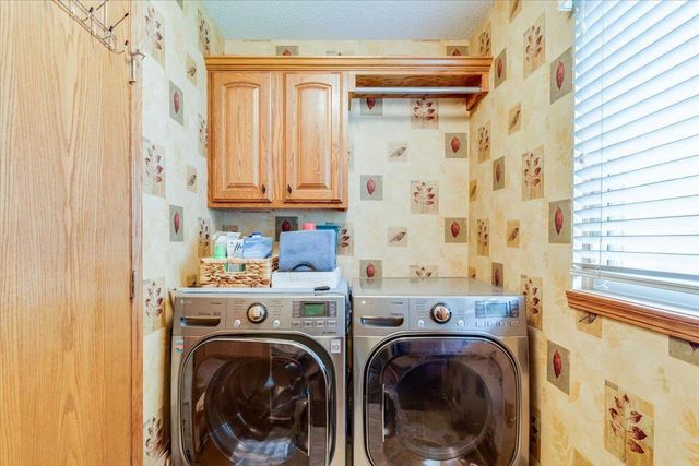 249 S Maple Dunes Ct, Wichita, KS 67235