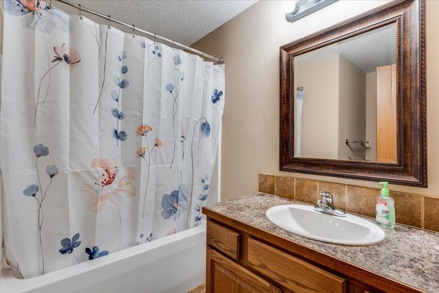 249 S Maple Dunes Ct, Wichita, KS 67235