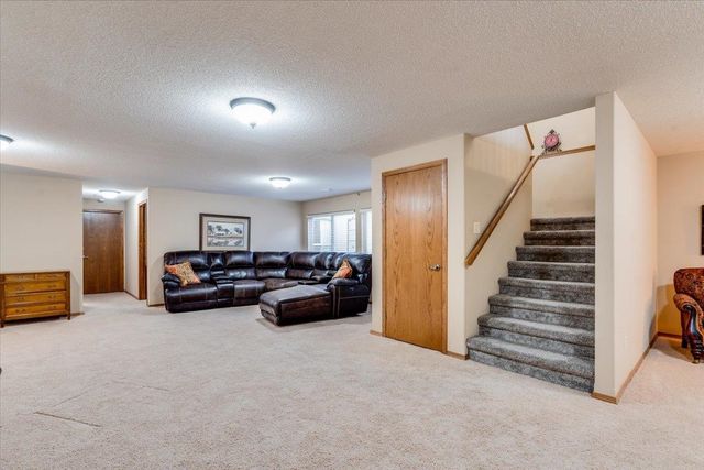 249 S Maple Dunes Ct, Wichita, KS 67235