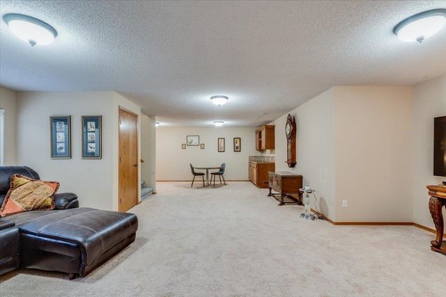 249 S Maple Dunes Ct, Wichita, KS 67235