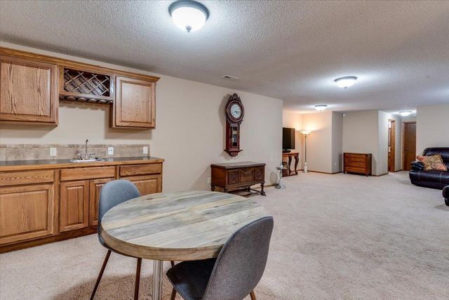 249 S Maple Dunes Ct, Wichita, KS 67235