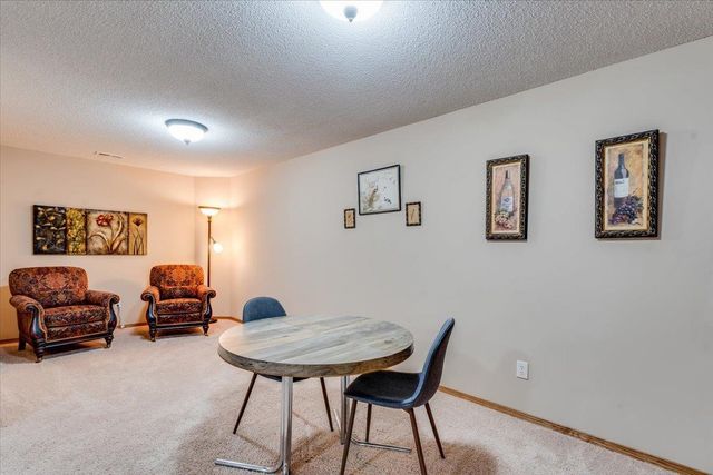 249 S Maple Dunes Ct, Wichita, KS 67235