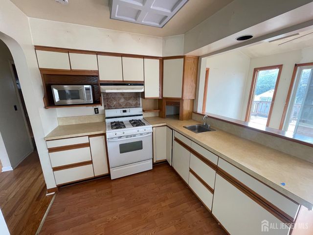 226 Wellington Place, Edison, NJ 08817