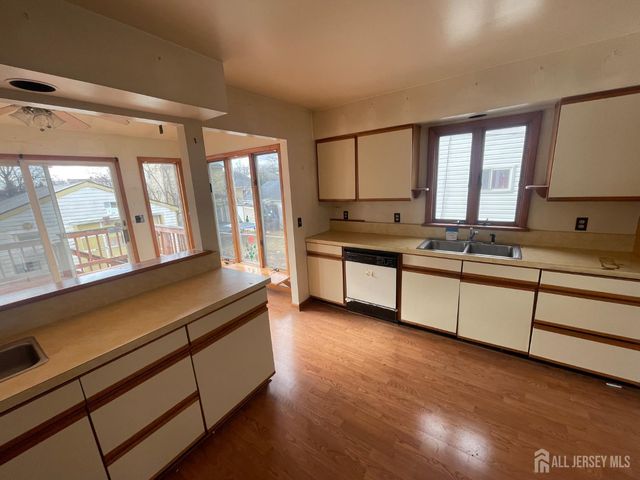 226 Wellington Place, Edison, NJ 08817