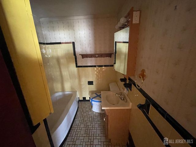 226 Wellington Place, Edison, NJ 08817