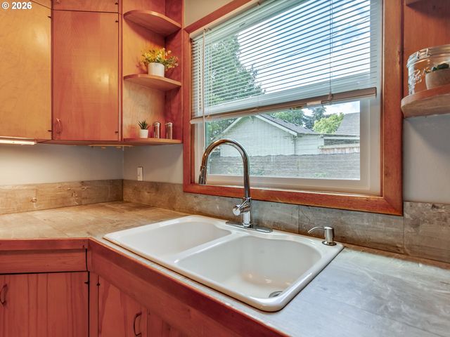 4034 Se REX St, Portland, OR 97202