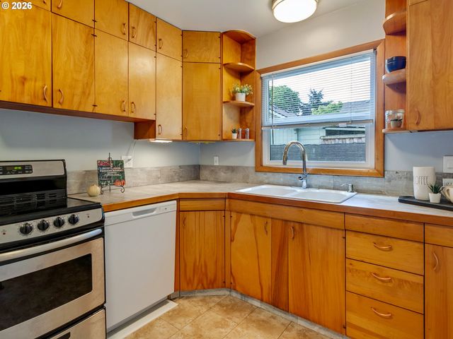 4034 Se REX St, Portland, OR 97202
