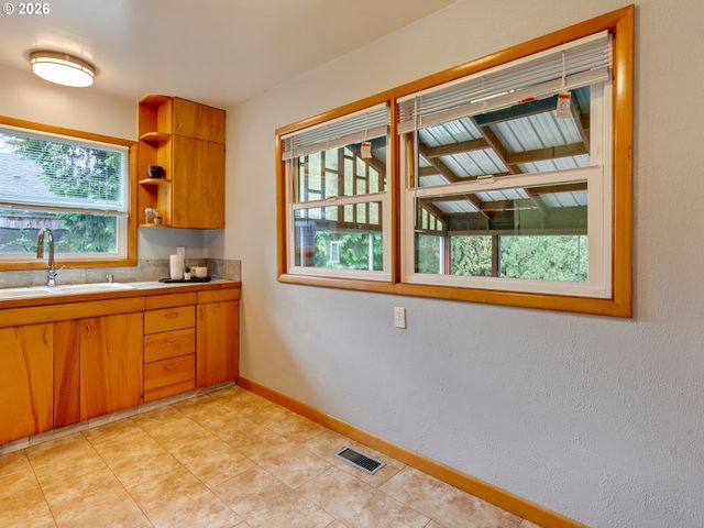 4034 Se REX St, Portland, OR 97202