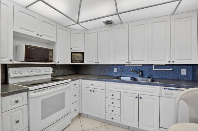 2035 Ainslie, Boca Raton, FL 33434