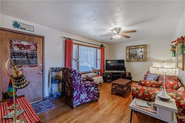 2925 S Norwood Avenue, Independence, MO 64052