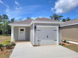 3215 Damon Dr, Milton, FL 32583
