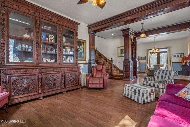 1096 Beach Boulevard, Biloxi, MS 39530