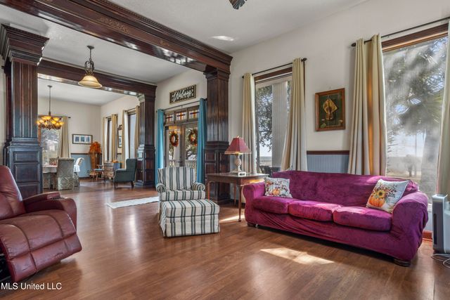 1096 Beach Boulevard, Biloxi, MS 39530