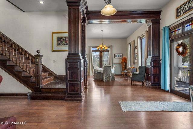 1096 Beach Boulevard, Biloxi, MS 39530