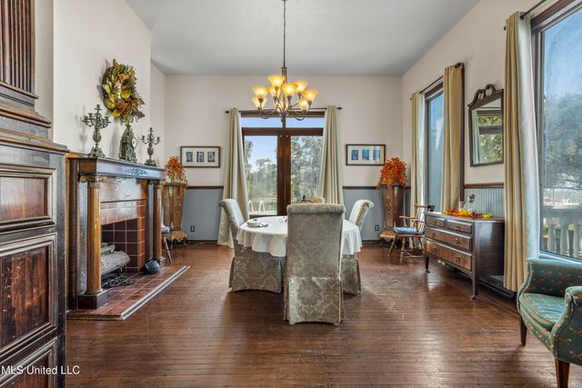 1096 Beach Boulevard, Biloxi, MS 39530