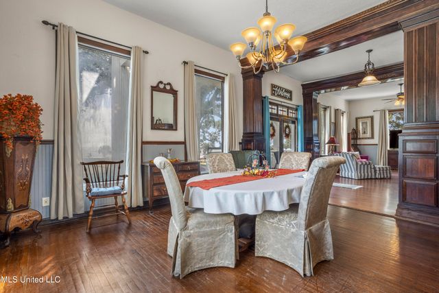 1096 Beach Boulevard, Biloxi, MS 39530