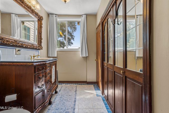 1096 Beach Boulevard, Biloxi, MS 39530