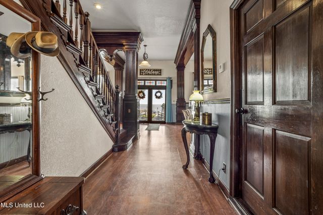 1096 Beach Boulevard, Biloxi, MS 39530