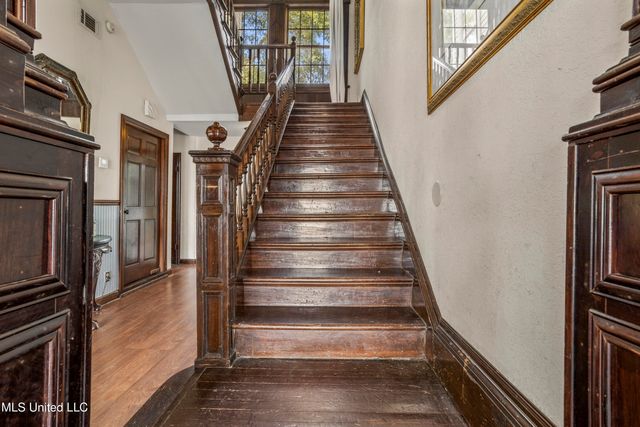 1096 Beach Boulevard, Biloxi, MS 39530