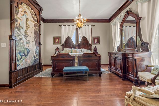 1096 Beach Boulevard, Biloxi, MS 39530