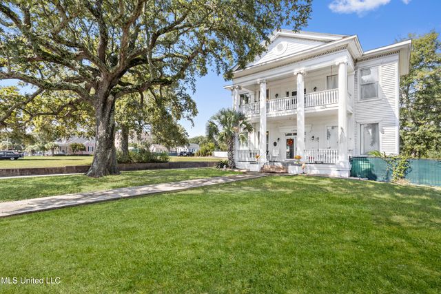 1096 Beach Boulevard, Biloxi, MS 39530