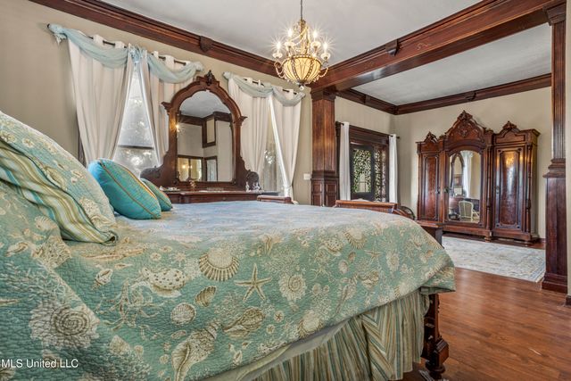 1096 Beach Boulevard, Biloxi, MS 39530