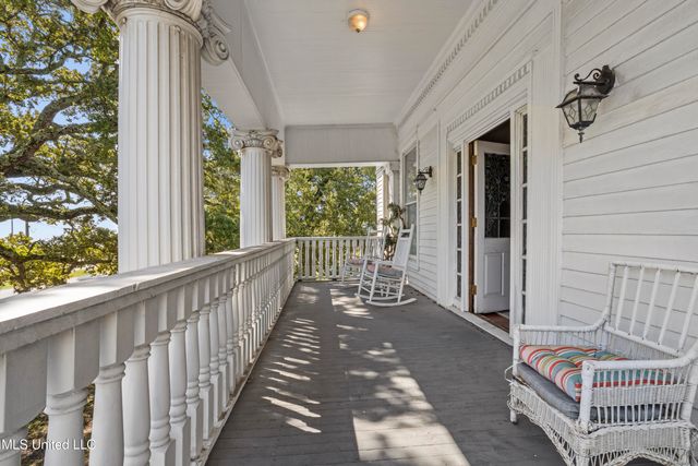 1096 Beach Boulevard, Biloxi, MS 39530