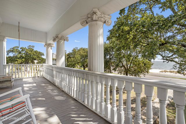 1096 Beach Boulevard, Biloxi, MS 39530