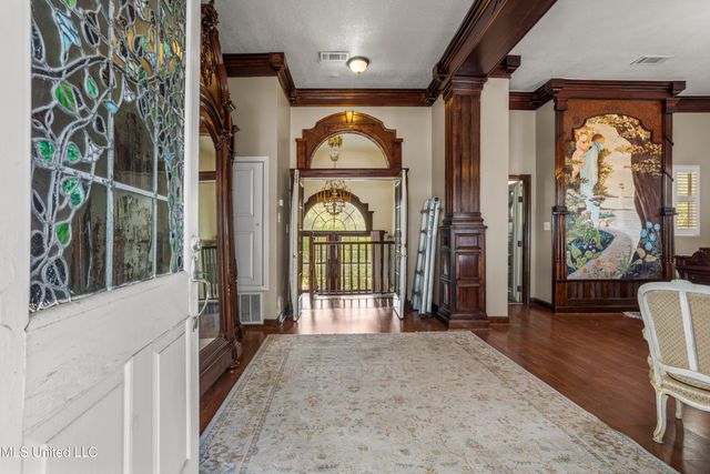 1096 Beach Boulevard, Biloxi, MS 39530