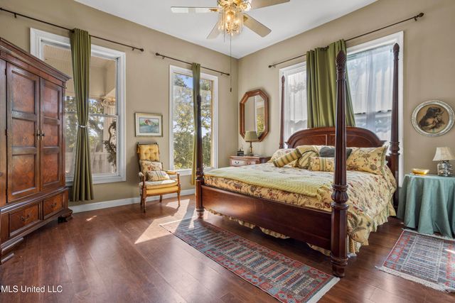 1096 Beach Boulevard, Biloxi, MS 39530