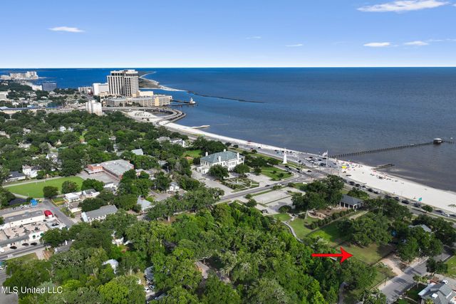 1096 Beach Boulevard, Biloxi, MS 39530