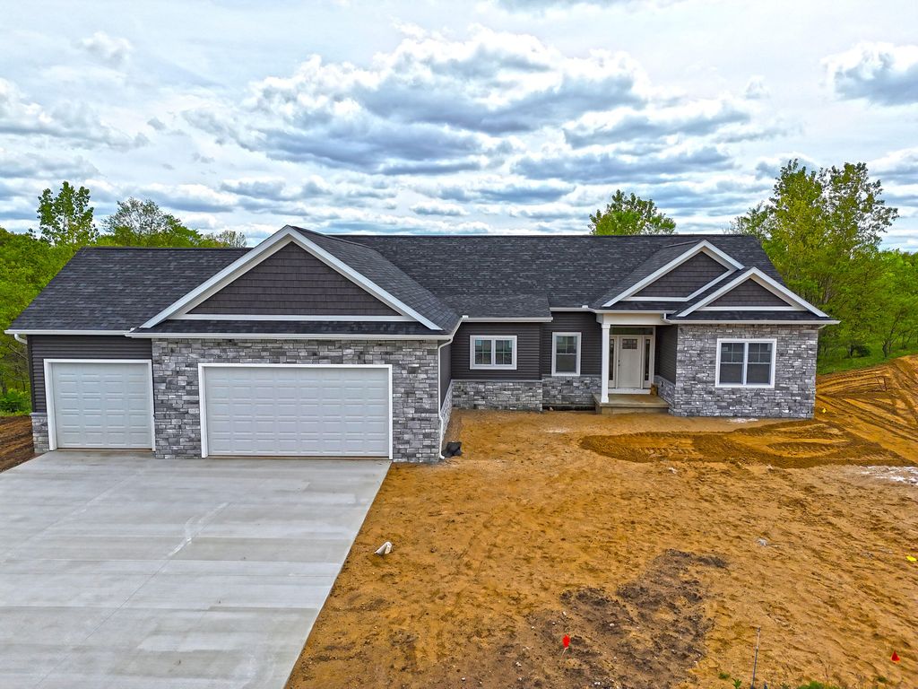 70055 Ashley Drive, Ontwa Twp, MI 49112