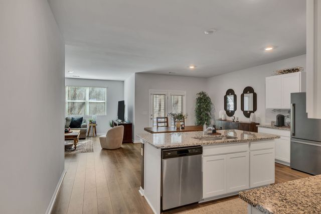 215 Addison Ave, Chapel Hill, TN 37034