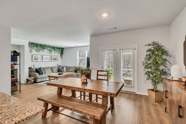 215 Addison Ave, Chapel Hill, TN 37034