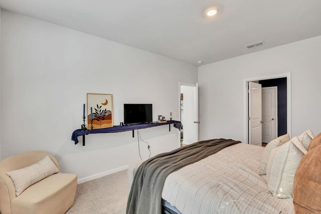 215 Addison Ave, Chapel Hill, TN 37034
