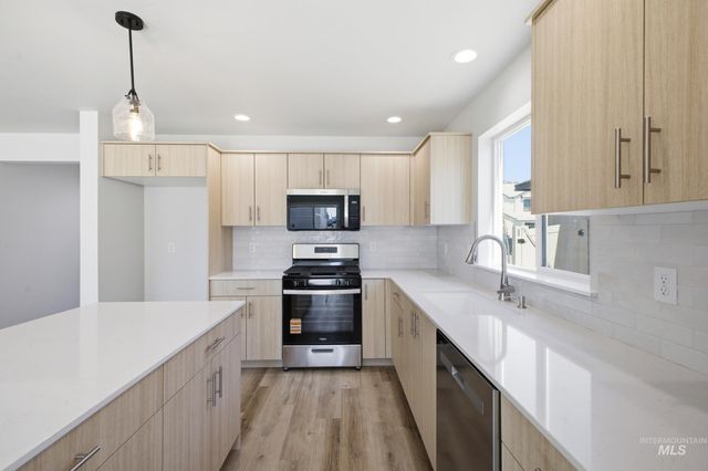 2470 W Clegane Ct, Kuna, ID 83634