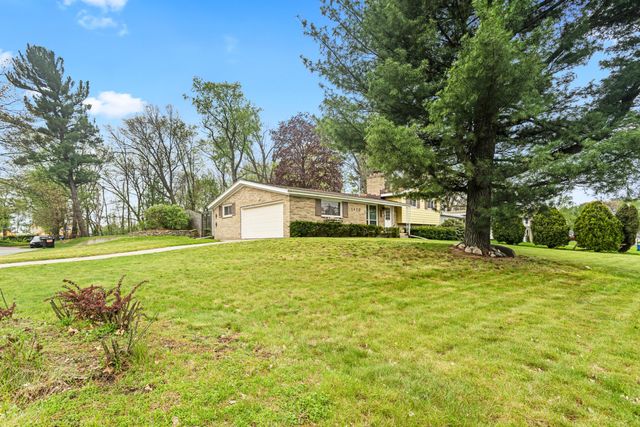 1470 54th Street SE, Kentwood, MI 49508