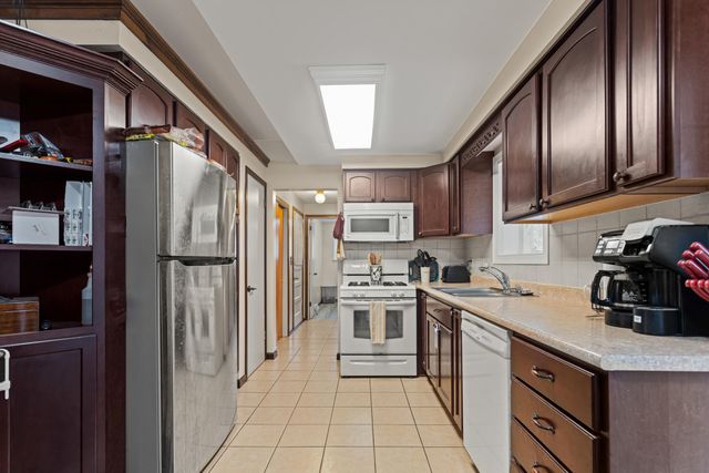 1470 54th Street SE, Kentwood, MI 49508