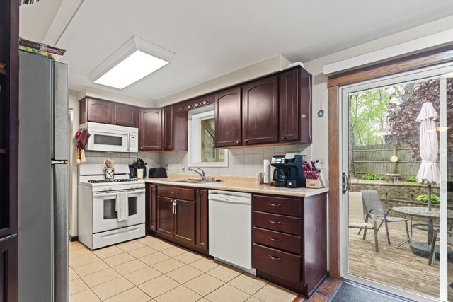 1470 54th Street SE, Kentwood, MI 49508