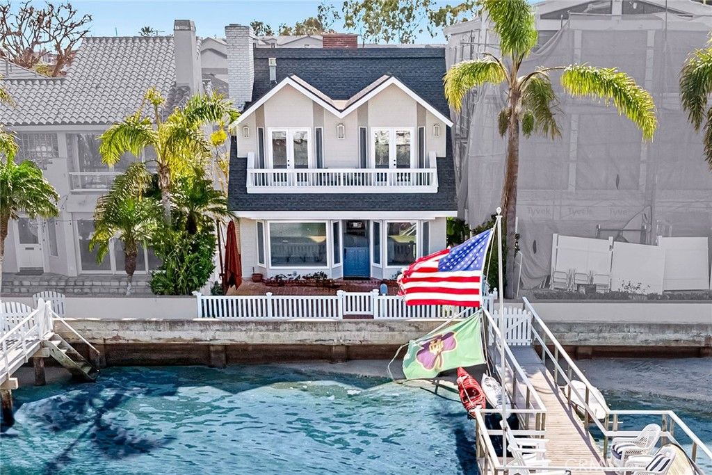 335 E Bay Front, Newport Beach, CA 92662 — exterior