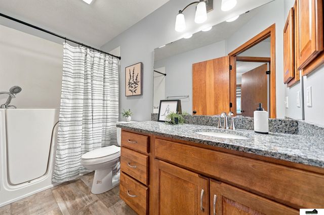 9009 Blacksmith Road, Lincoln, NE 68507