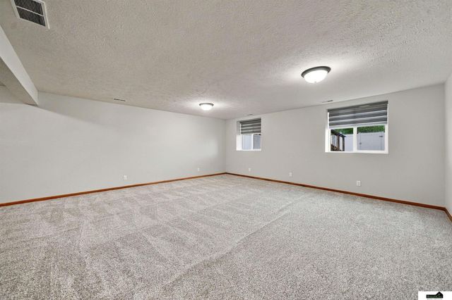 9009 Blacksmith Road, Lincoln, NE 68507